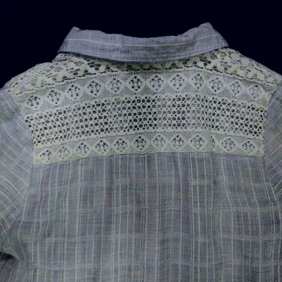 Paper Crane Button Up Dress Shirt Ruffle Hem - Picture 3 of 5